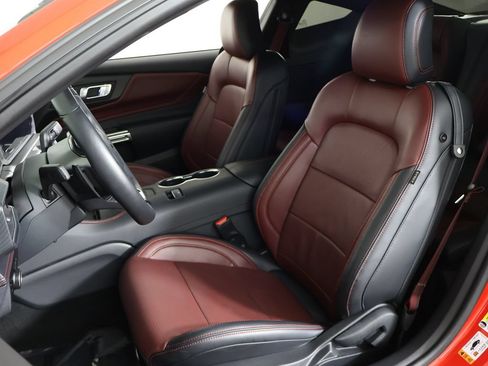 Used 2025 Ford Mustang GT Premium RWD image 28
