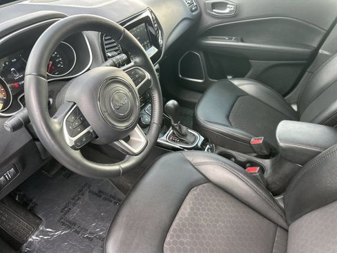 Used 2020 Jeep Compass Latitude AWD/4WD image 10