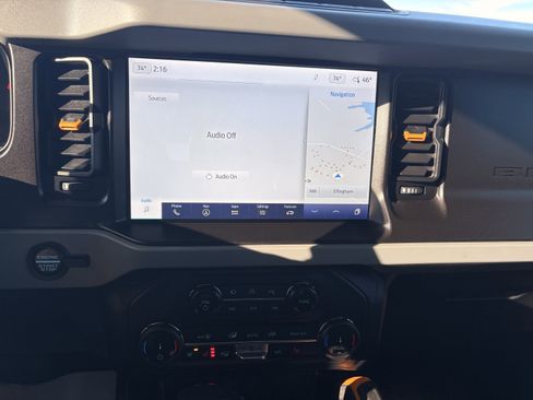 Used 2022 Ford Bronco Badlands image 15