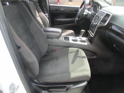 Used 2013 Jeep Grand Cherokee Laredo AWD/4WD image 30