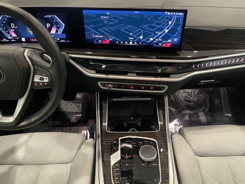 Used 2024 BMW X5 xDrive40i w/ Premium Package image 17