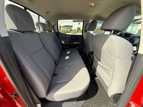 Used 2016 Toyota Tacoma SR5 w/ SR5 Appearance Package (DN) AWD/4WD image 18