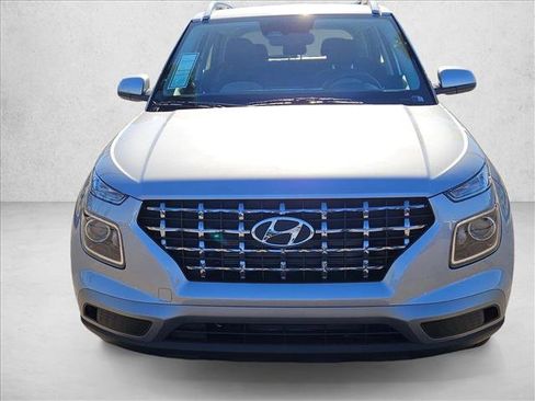 New 2026 Hyundai Venue SEL FWD image 3