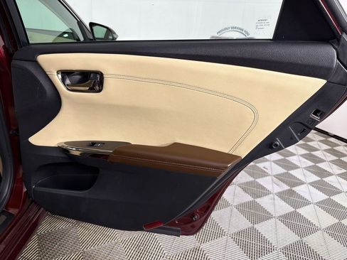 Used 2014 Toyota Avalon Limited FWD image 18