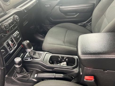Used 2021 Jeep Wrangler Sport image 10