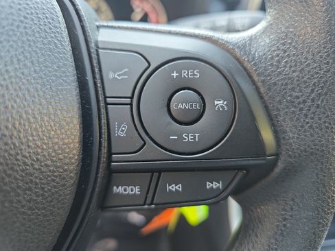 Certified 2025 Toyota RAV4 LE AWD/4WD image 17