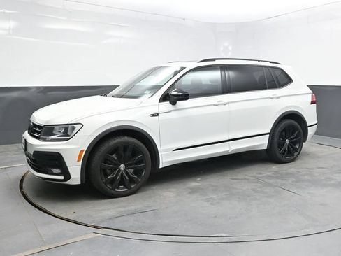 Used 2021 Volkswagen Tiguan SE R-Line AWD/4WD image 3