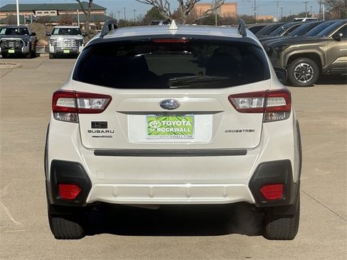 Used 2018 Subaru Crosstrek 2.0i Premium w/ Moonroof Package image 4