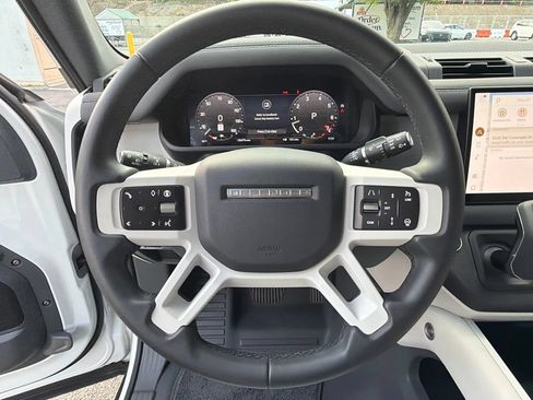 Used 2025 Land Rover Defender 110 X-Dynamic SE AWD/4WD image 10