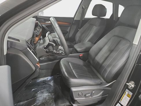 Used 2023 Audi Q5 2.0T Premium w/ Convenience Package image 14