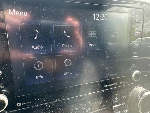 Used 2022 Toyota Highlander LE FWD image 14