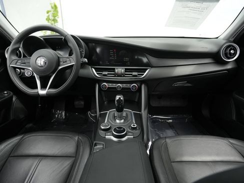 Used 2017 Alfa Romeo Giulia AWD image 41
