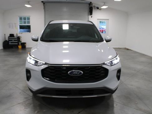Used 2025 Ford Escape ST-Line Select w/ Class II Trailer Tow Package AWD/4WD image 3