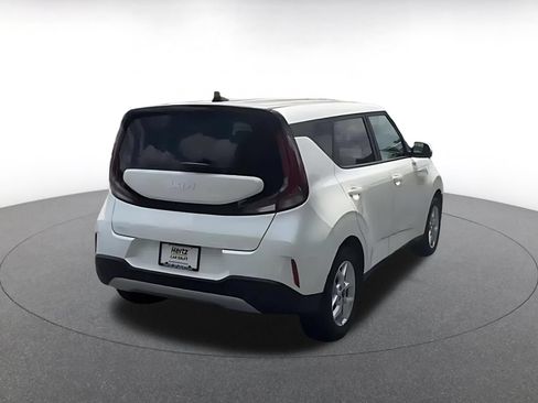 Used 2025 Kia Soul LX w/ LX Technology Package FWD image 14