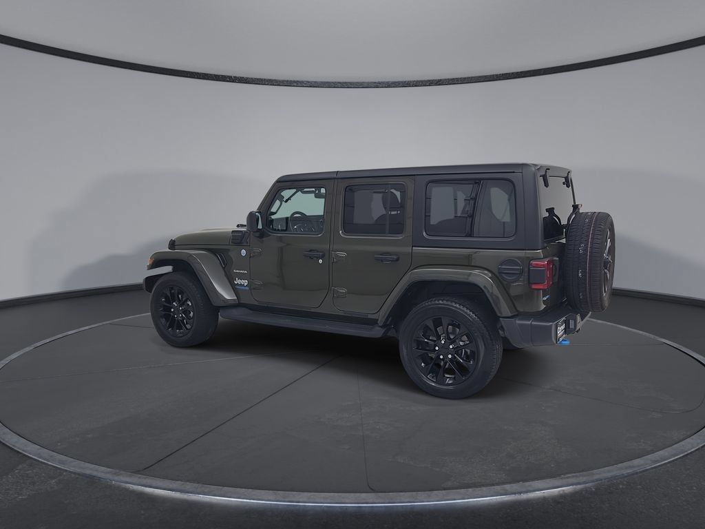 Used 2022 Jeep Wrangler Unlimited Sahara w/ Cold Weather Group AWD/4WD image 12