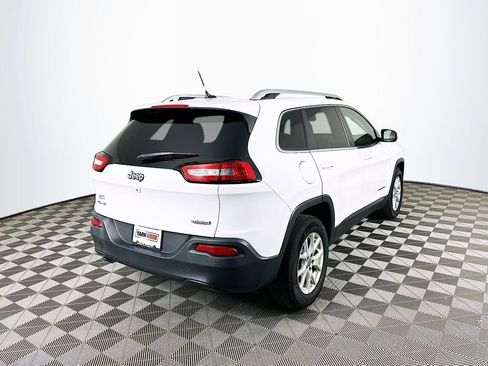 Used 2016 Jeep Cherokee Latitude w/ Cold Weather Group AWD/4WD image 10