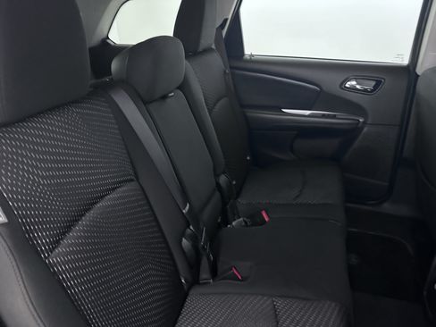 Used 2019 Dodge Journey SE FWD image 33