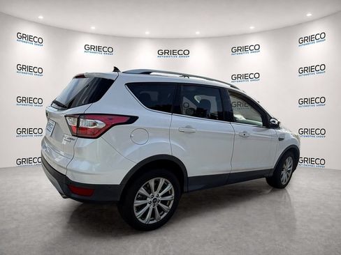 Used 2018 Ford Escape Titanium w/ Ford Safe & Smart Package FWD image 7
