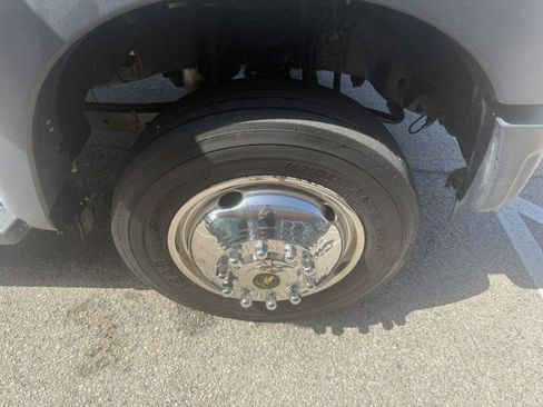 Used 2016 Ford F550 4x4 Crew Cab Super Duty image 14