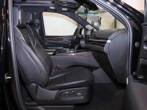 Used 2022 Cadillac Escalade ESV Sport Platinum w/ LPO, ONYX Package image 14