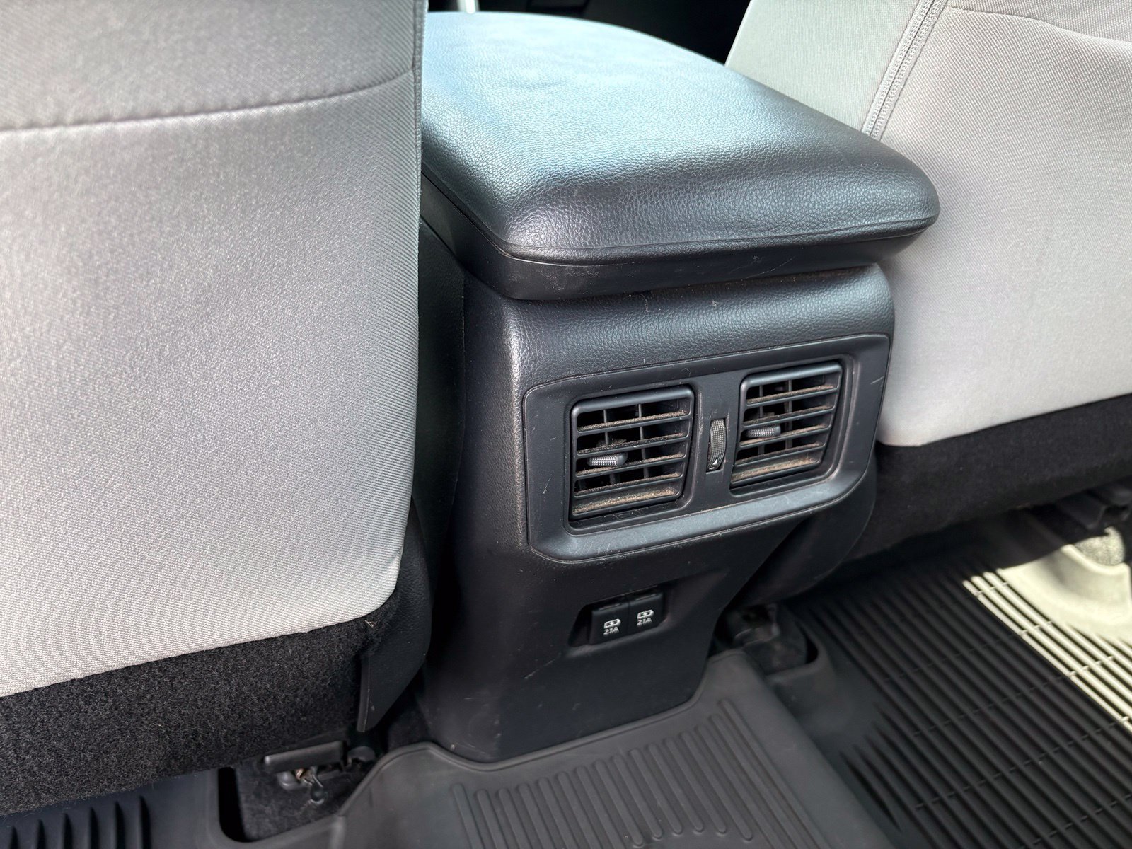 Used 2021 Toyota RAV4 XLE w/ Convenience Package AWD/4WD image 31