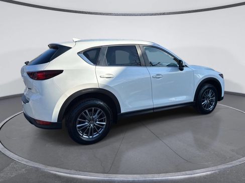 Used 2017 MAZDA CX-5 Touring w/ Preferred Equipment Package FWD image 4