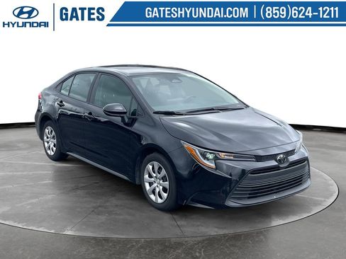 Used 2025 Toyota Corolla LE FWD image 1