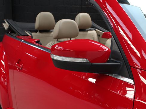 Used 2014 Volkswagen Beetle TDI FWD image 28