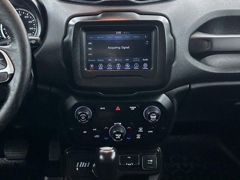 Used 2019 Jeep Renegade Trailhawk AWD/4WD image 12