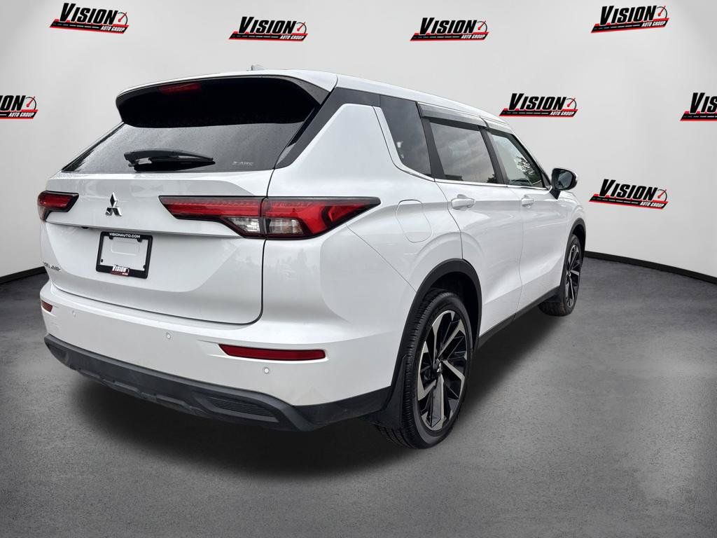 Used 2022 Mitsubishi Outlander ES AWD/4WD image 4