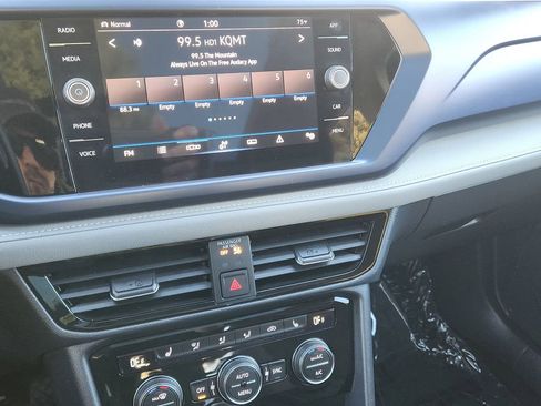 Certified 2024 Volkswagen Taos SE image 21