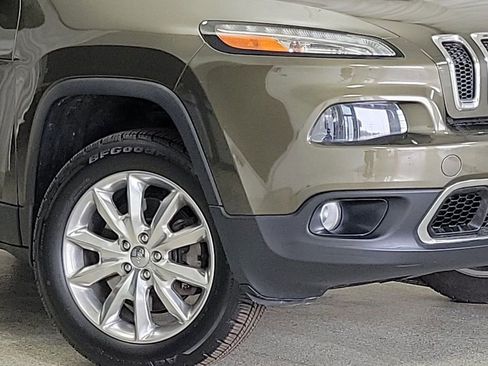 Used 2015 Jeep Cherokee Limited w/ Luxury Group image 3