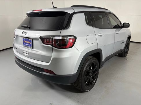 New 2026 Jeep Compass Latitude AWD/4WD image 8