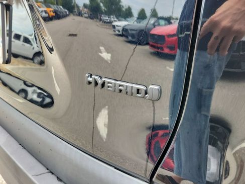 Used 2024 Toyota RAV4 AWD Hybrid image 7