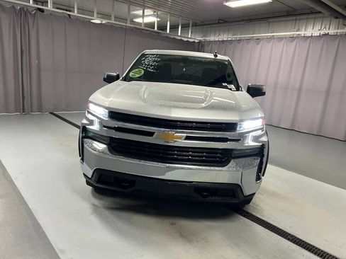 Used 2021 Chevrolet Silverado 1500 LT AWD/4WD image 2