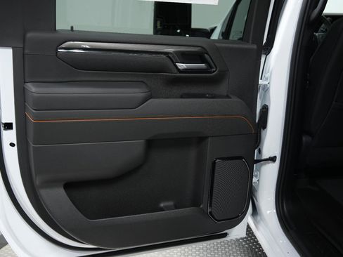 New 2026 GMC Sierra 2500 AT4 w/ AT4 Preferred Package image 19