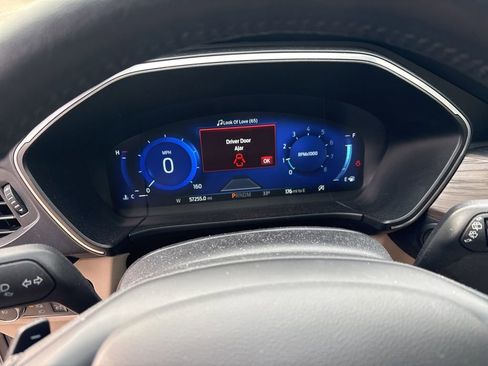 Used 2020 Ford Escape Titanium image 13