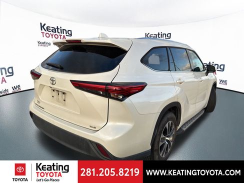 Used 2021 Toyota Highlander XLE image 7