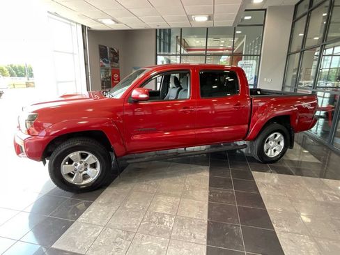 Used 2013 Toyota Tacoma 4x4 Double Cab w/ TRD Sport Pkg image 3