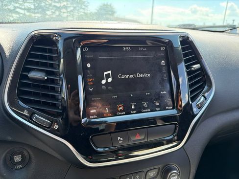 Used 2019 Jeep Cherokee Limited AWD/4WD image 11