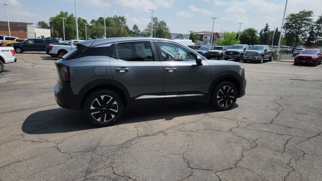 Used 2025 Nissan Kicks SV AWD/4WD image 11