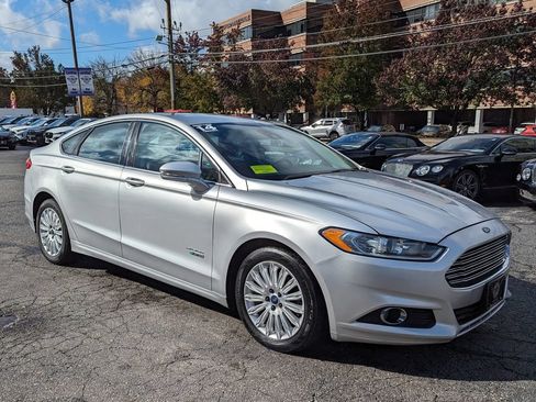 Used 2014 Ford Fusion Energi SE w/ Driver Assist Package FWD image 4