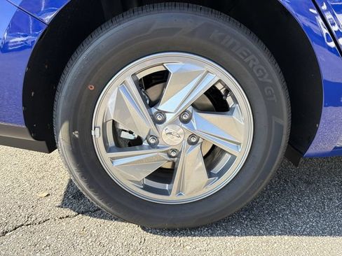 New 2026 Hyundai Elantra SE FWD image 19