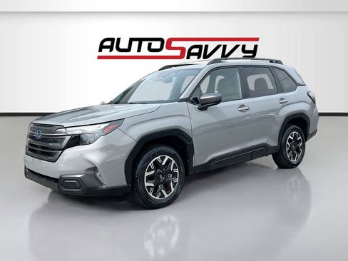 Used 2025 Subaru Forester Premium w/ Convenience Package #1 AWD/4WD image 3