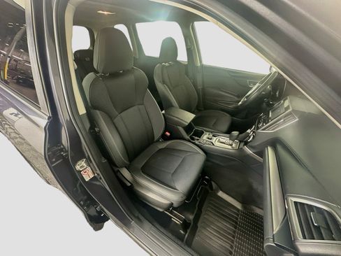 Used 2019 Subaru Forester Premium AWD/4WD image 32