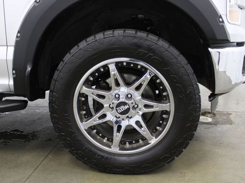 Used 2016 Ford F150 XLT AWD/4WD image 5