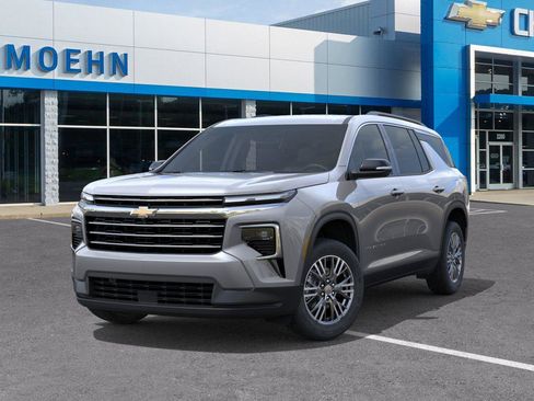New 2026 Chevrolet Traverse LT w/ Driver Confidence Package AWD/4WD image 6