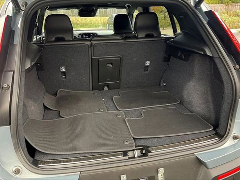 Used 2021 Volvo XC40 T5 R-Design w/ Climate Package image 28