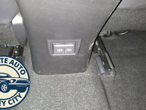 Used 2021 Lexus UX 200 image 26