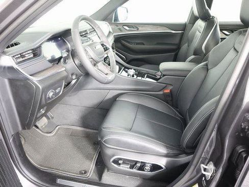 New 2025 Jeep Grand Cherokee Overland w/ Luxury Tech Group IV image 9